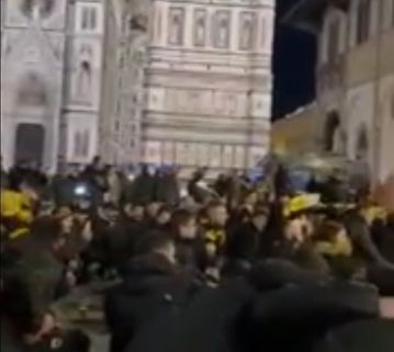 Οι οπαδοί της ΑΕΚ έκαναν την Φλωρεντίνα... Φιλαδέλφεια (vid)