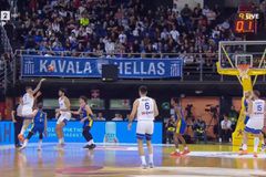 Το απίθανο buzzer beater τρίποντο του Τολιόπουλου με «πεταχτάρι»