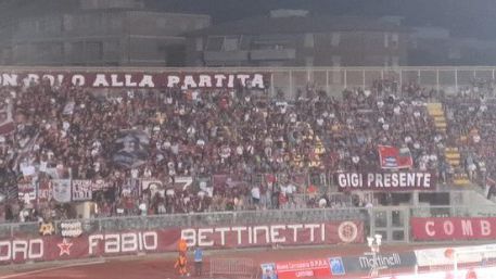 Στο πλευρό της ΑΕΚ και οπαδοί της Λιβόρνο στο «Αρτέμιο Φράνκι»