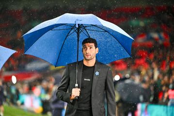 Πρώην αστέρας της Γιουνάιτεντ, που «λάτρευε τους μεγάλους γλουτούς», είχε σχέση με μοντέλο που «ήθελε να πάει με όλη την ομάδα»