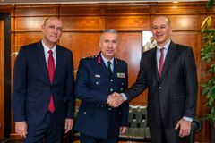 Συνάντηση των Αγγελόπουλων με τον αρχηγό της Ελληνικής Αστυνομίας - Η δωρεά που κάνανε