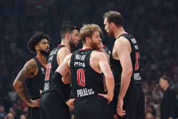 Το οικογενειακό κλίμα στο Βελιγράδι και η «ερυθρόλευκη» εξέδρα - Η παρακάμερα του Ολυμπιακού (vid)