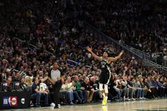 Ο Γιάννης Αντετοκούνμπο είναι έτοιμος να καταγράψει κάτι που έχει συμβεί μόνο μία φορά πριν από 62 χρόνια (vids)