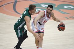 Η φανέλα του Ολυμπιακού κορνιζαρισμένη στο ανακαινισμένο VIP Lounge του ΟΑΚΑ! (pic+vid)