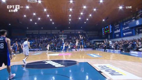 Τρομερό buzzer beater του Τσαλμπούρη από το κέντρο (vid)