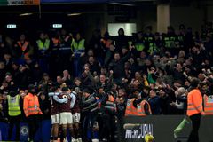 Η Άστον Βίλα είπε «Good Ebening» στην Τσέλσι στο Λονδίνο και συνεχίζει να... ονειρεύεται