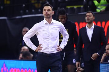 Αιχμές Μίλιτσιτς για τη διαιτησία μετά την ήττα του Άρη από την ΑΕΚ