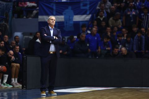 Ζούρος: «Η ομάδα έχει αρκετά προβλήματα - Κοιμάμαι 4 ώρες την ημέρα»