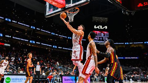 Άνετη νίκη για τους Χιτ στην έδρα των Χοκς