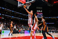 Άνετη νίκη για τους Χιτ στην έδρα των Χοκς