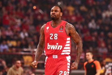 Τάρικ Μπλακ στο Sportal: «Ελπίζω όλη η ομάδα να βγάλει για δείπνο τον Ουόκαπ» (vid)