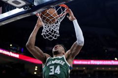 Οι καλύτερες στιγμής του Αντετοκούνμπο στη νίκη επί των Μπλέιζερς (vid)