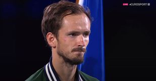 Αποθέωσε τον Σίνερ ο Μεντβέντεφ: «Το άξιζες!»