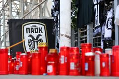 Πλήθος κόσμου στην Τούμπα για τα «αετόπουλα» που χάθηκαν στη Ρουμανία (gallery)