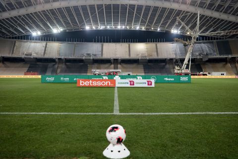 «Καταστροφή το ΟΑΚΑ, με γερανούς και κλειστές κερκίδες», γράφει η Corriere dello Sport