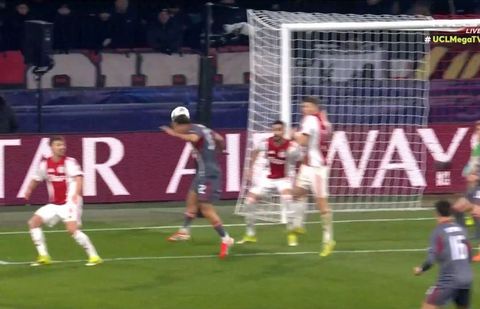 Προβάδισμα ξανά για τον Ολυμπιακό κόντρα στον Άγιαξ με τον Έσε (vid)