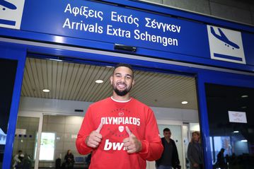 Στη 12άδα του Ολυμπιακού με Μπαρτσελόνα ο Τζόσεφ - Διαθέσιμοι Μιλουτίνοφ και Τζόουνς, εκτός ο Παπανικολάου