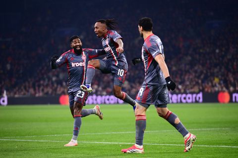 Ωραία συνεργασία Ταρέμι - Ζέλσον και ο Πορτογάλος με πλασέ έκανε το 1-0 για τον Ολυμπιακό (vid)