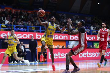 Το Περιστέρι θριάμβευσε επί της Σαραγόσα κι έκλεισε θέση στα προημιτελικά του FIBA Europe Cup