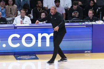 Συνεχίστηκαν οι ήττες για τους Μπακς χωρίς τον Γιάννη - Νίκες για Ουίζαρντς και Θάντερ