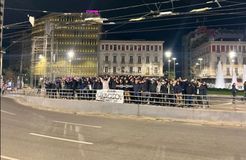 Συγκέντρωση οπαδών του ΠΑΟΚ στην Ομόνοια για τα θύματα της τραγωδίας στη Ρουμανία (pics)