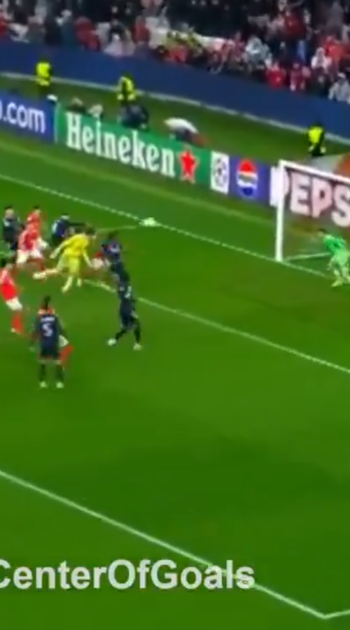 Ασύλληπτο: Η Μπενφίκα με γκολ του τερματοφύλακά της πέρασε στην επόμενη φάση του Champions League (Vid)