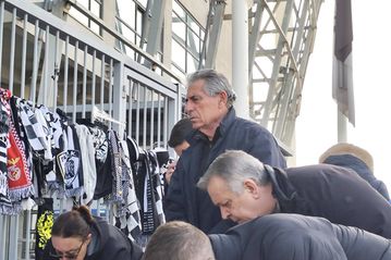 Λύγισε για τους αδικοχαμένους οπαδούς του ΠΑΟΚ ο Άγγελος Αναστασιάδης (pic)