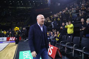 Θερμή υποδοχή για την ποδοσφαιρική ομάδα της ΑΕΚ στη Sunel Arena