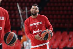 Το video του Sportal από την προπόνηση του Ολυμπιακού πριν τη Μπαρτσελόνα - Τα πλάνα με Κόρι Τζόσεφ