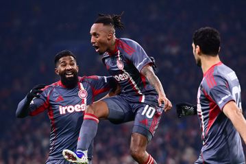 Νύχτα-έπος στο Άμστερνταμ και εισιτήριο για τα playoffs ο Ολυμπιακός