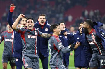 Η ΚΑΕ Ολυμπιακός συνεχάρη το ποδοσφαιρικό τμήμα για την πρόκριση στο Champions League