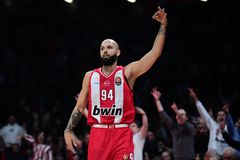 Φουρνιέ: «Πρέπει να κάνετε το ΣΕΦ να σείεται αύριο»