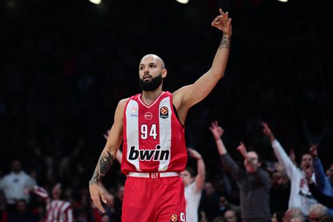 Φουρνιέ: «Πρέπει να κάνετε το ΣΕΦ να σείεται αύριο»