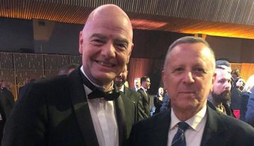 Ο Μπαλτάκος συναντήθηκε με τον Ινφαντίνο στην απονομή βραβείων της FIFA