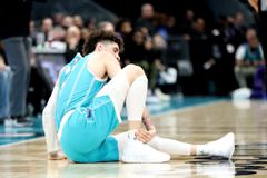 Η Σάρλοτ νίκησε το Ντιτρόιτ, αλλά ο άτυχος ΛαΜέλο πονάει ξανά (vids)