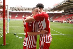 Μάγκες Πειραιώτες επέστρεψαν από την «κόλαση» κόντρα στη Λανς κι προκρίθηκαν στα πέναλτι στους «8» του Youth League!