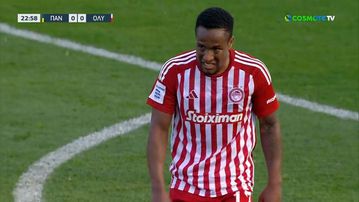 Παναιτωλικός - Ολυμπιακός: Ο Καμπράλ έκανε ωραίο πλασέ λίγο έξω από την περιοχή αλλά αστόχησε