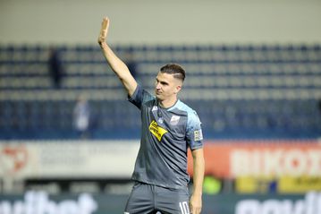 Η αποθέωση στον Καρλίτος και το πάρτι στα αποδυτήρια από τους παίκτες της Λαμίας (gallery)