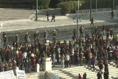 «Οργή στην Ελλάδα, οι πολίτες περιμένουν απαντήσεις»: Τι αναφέρουν τα διεθνή Μέσα για τα συλλαλητήρια για τα Τέμπη