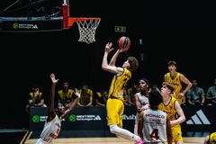 Προπονητής K-18 της Μονακό: «Μας είπαν να κρυφτούμε και να μην πλησιάζουμε τα παράθυρα»