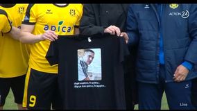 Οι παίκτες της Αναγέννησης Καρδίτσας απέτισαν φόρο τιμής στα θύματα των Τεμπών