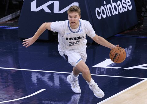 Επιβλητική εμφάνιση και νίκη για τους Γκρίζλις κόντρα στους Μάβερικς