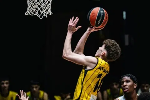 Επικοινωνία Άρη με το Υπουργείο Εξωτερικών: «Υπάρχει πλάνο να φύγουν όλοι οι Έλληνες»