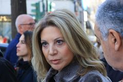 Τι μέρος του λόγου είναι τελικά, η Μαρία Καρυστιανού;