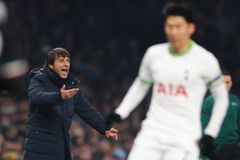 Οι σκληρές προπονήσεις που έκαναν τους παίκτες να καταρρεύσουν και οι συγκρούσεις με την διοίκηση της Τότεναμ: Οι λόγοι της απόλυσης του Κόντε