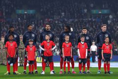 Άγγλος οπαδός πουλάει το σπίτι του για τα δει τη χώρα του στο Μουντιάλ