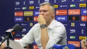 Έξαλλος Γιασικεβίτσιους με δημοσιογράφο: «Πηγαίνεις σε σχολή δημοσιογραφίας για να ρωτάς έτσι από το κινητό;» (vid)