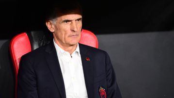 Σε «αναμμένα κάρβουνα» ο Μεντιλίμπαρ, αλλά και ο λόγος που έτριβε τα χέρια του με τους διεθνείς