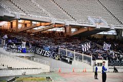 Ωραία ατμόσφαιρα στο ΟΑΚΑ από τους οπαδούς του Ηρακλή και της Καλαμάτας