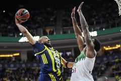 Στην κορυφή του TOP-10 της EuroLeague το απίθανο μπλοκ του Μόουζες Ράιτ (vid)